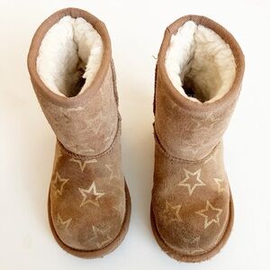 Little girls Ugg boots with gold stars